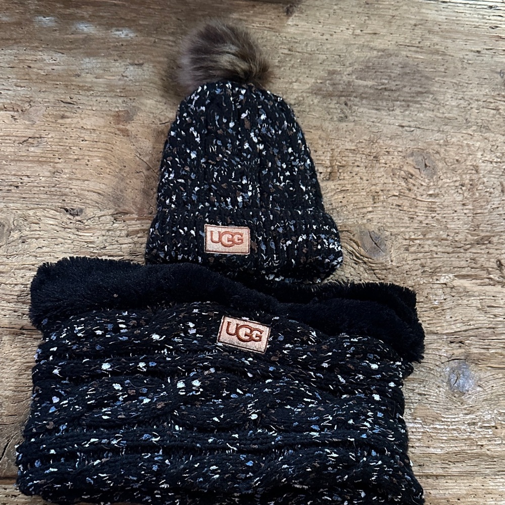 UGG womans Black and colored specks Knit Beanie and infinityScarf Set